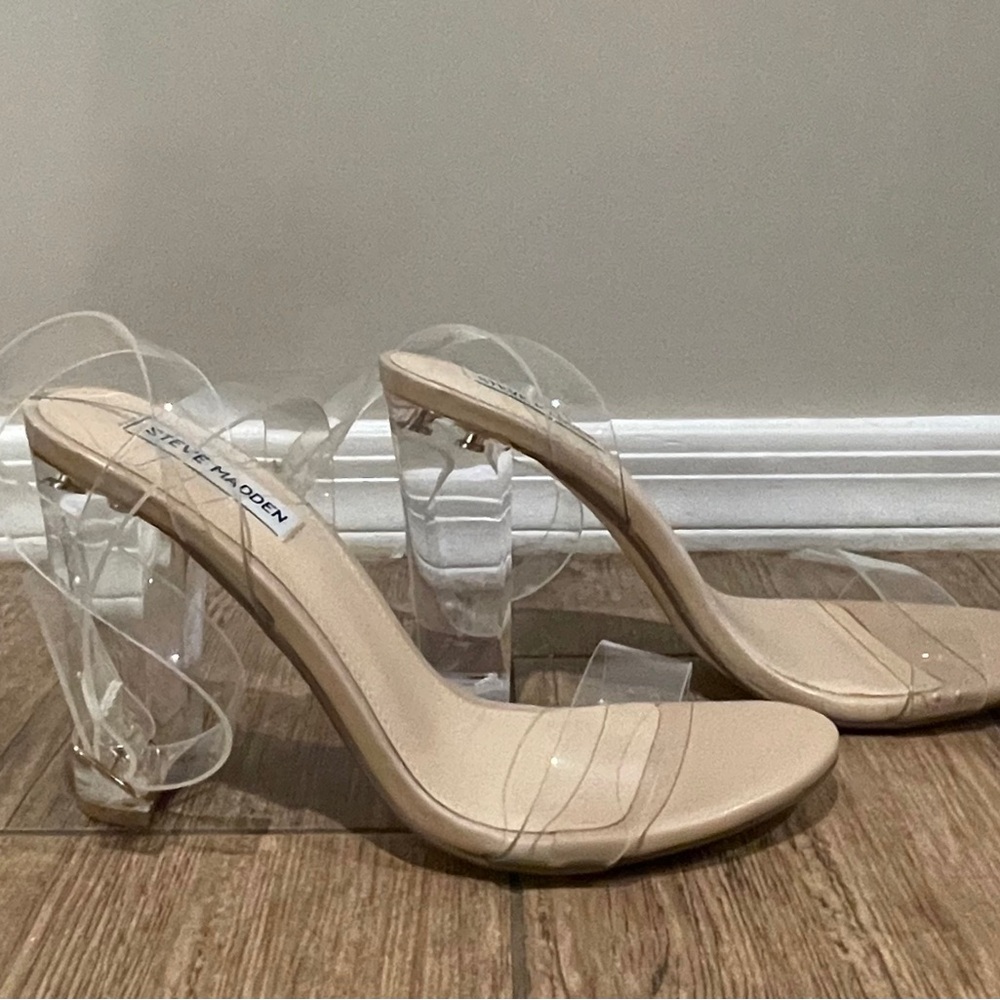 Steve Madden Clear Camille Sandals size 9.5 fits like an 8.5